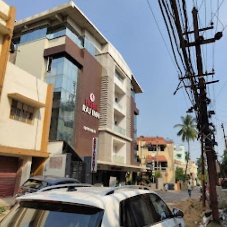 Hotel Raj Inn Bhubaneswar Exteriör bild