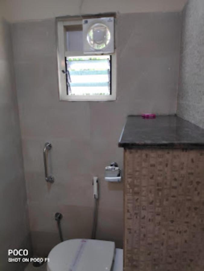 Hotel Raj Inn Bhubaneswar Exteriör bild